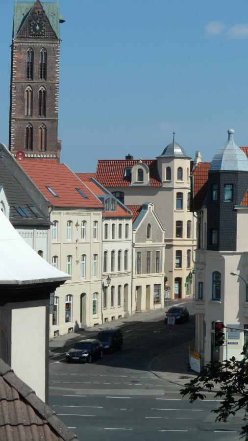 Apartment Unterm Dach Wismar Exterior foto